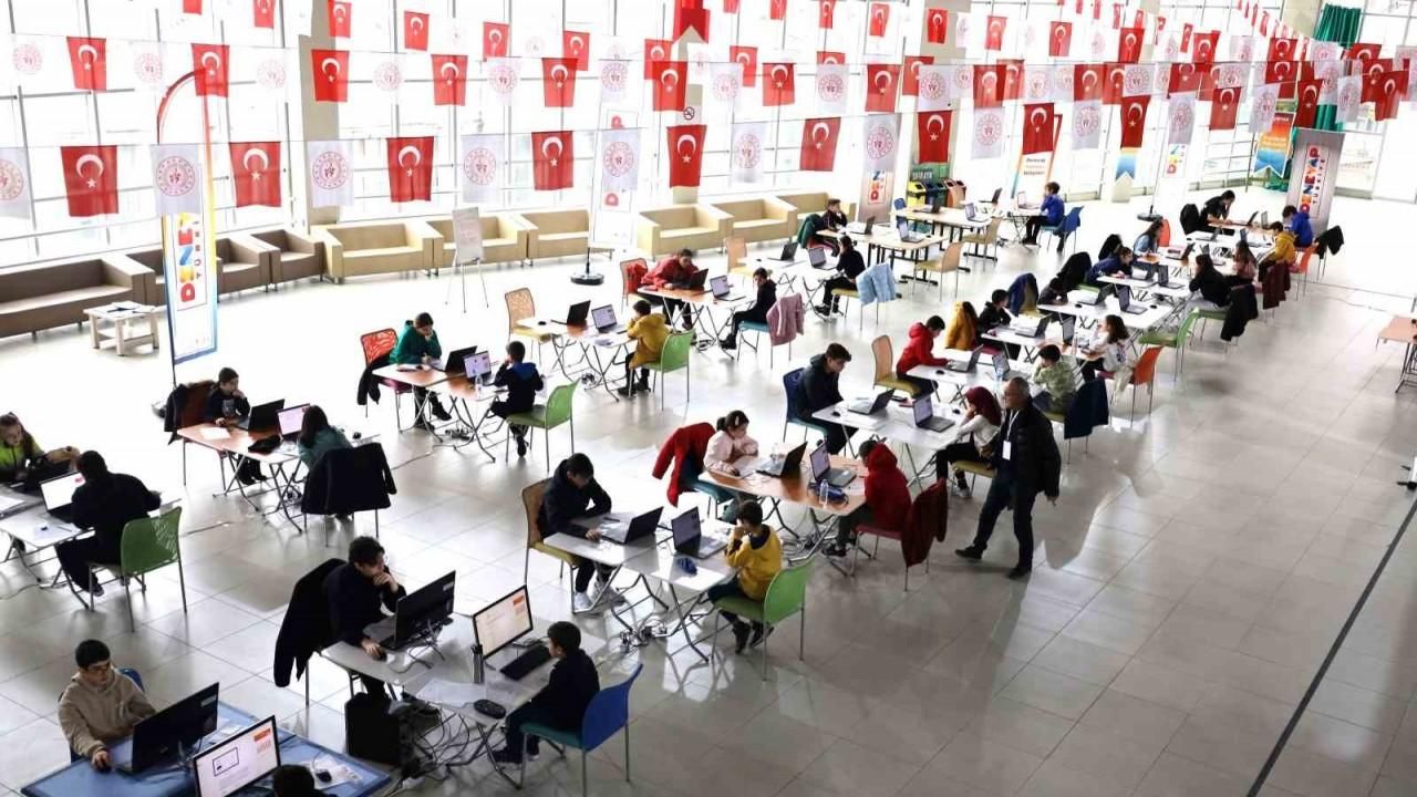 Artvin’de öğrenciler Deneyap Teknoloji Atölyeleri e-sınavlarında ter döktü