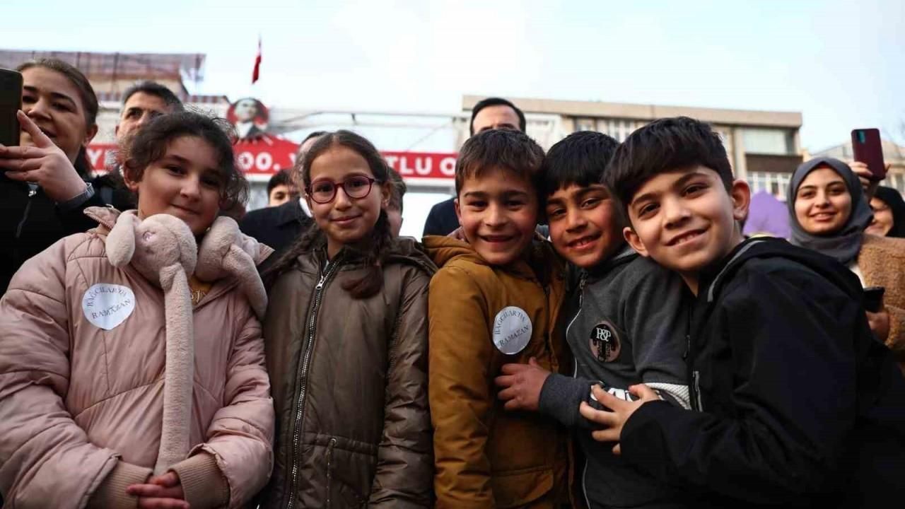 Bağcılar Meydanı’nda Ramazan ayı boyunca sürecek etkinlikler için plato kuruldu