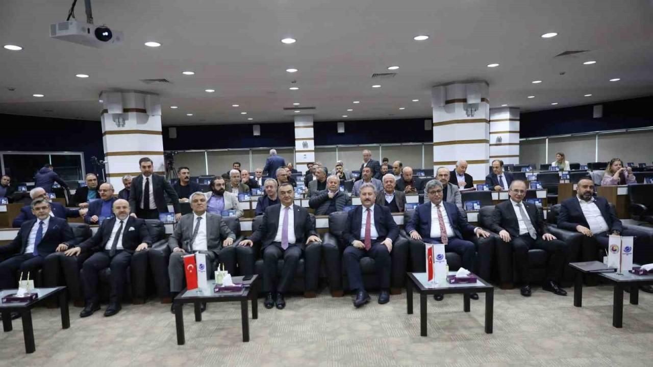 Başkan Palancıoğlu, Melikgazi’nin geleceği olan yeni vizyon projeleri KAYSO’da anlattı