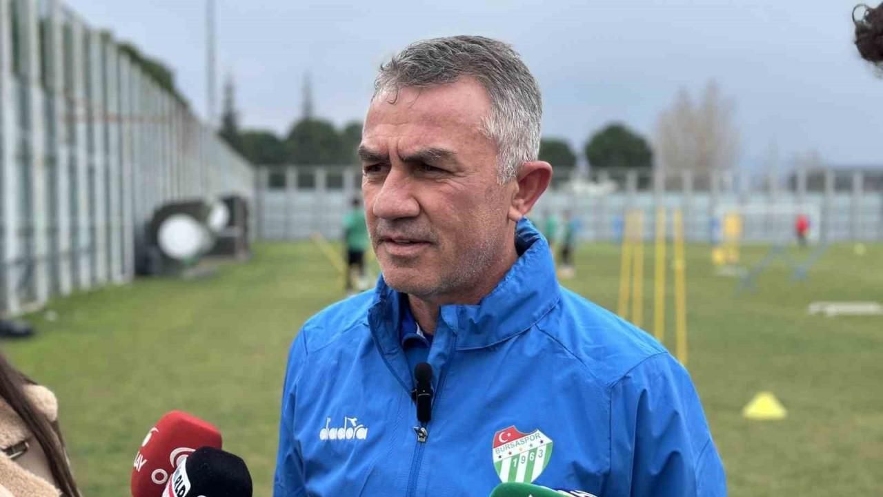 Bursaspor Teknik Direktörü Ümit Şengül: “Hedefimiz 39-40 puan