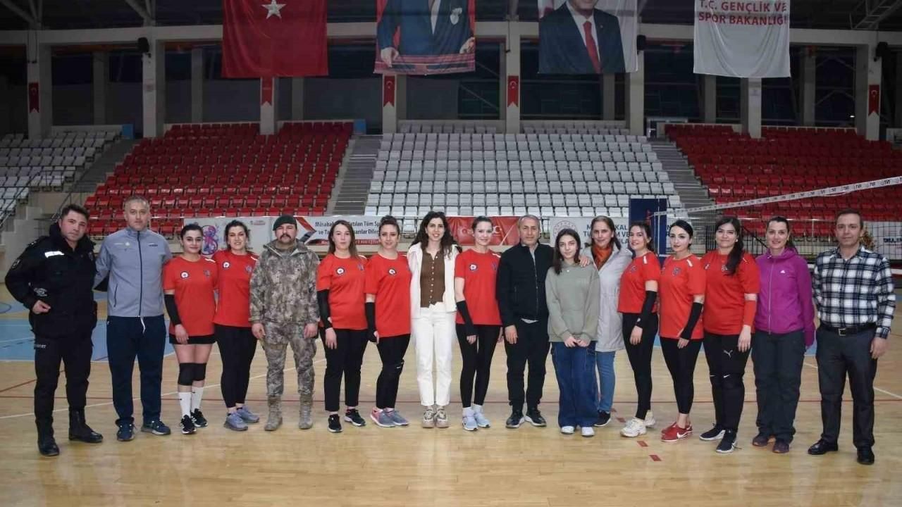 Emniyetin kadınları finalde
