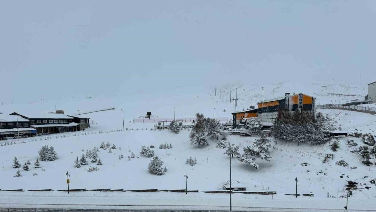 Erciyes’te kar etkili oldu: Kar kalınlığı 110 santime ulaştı