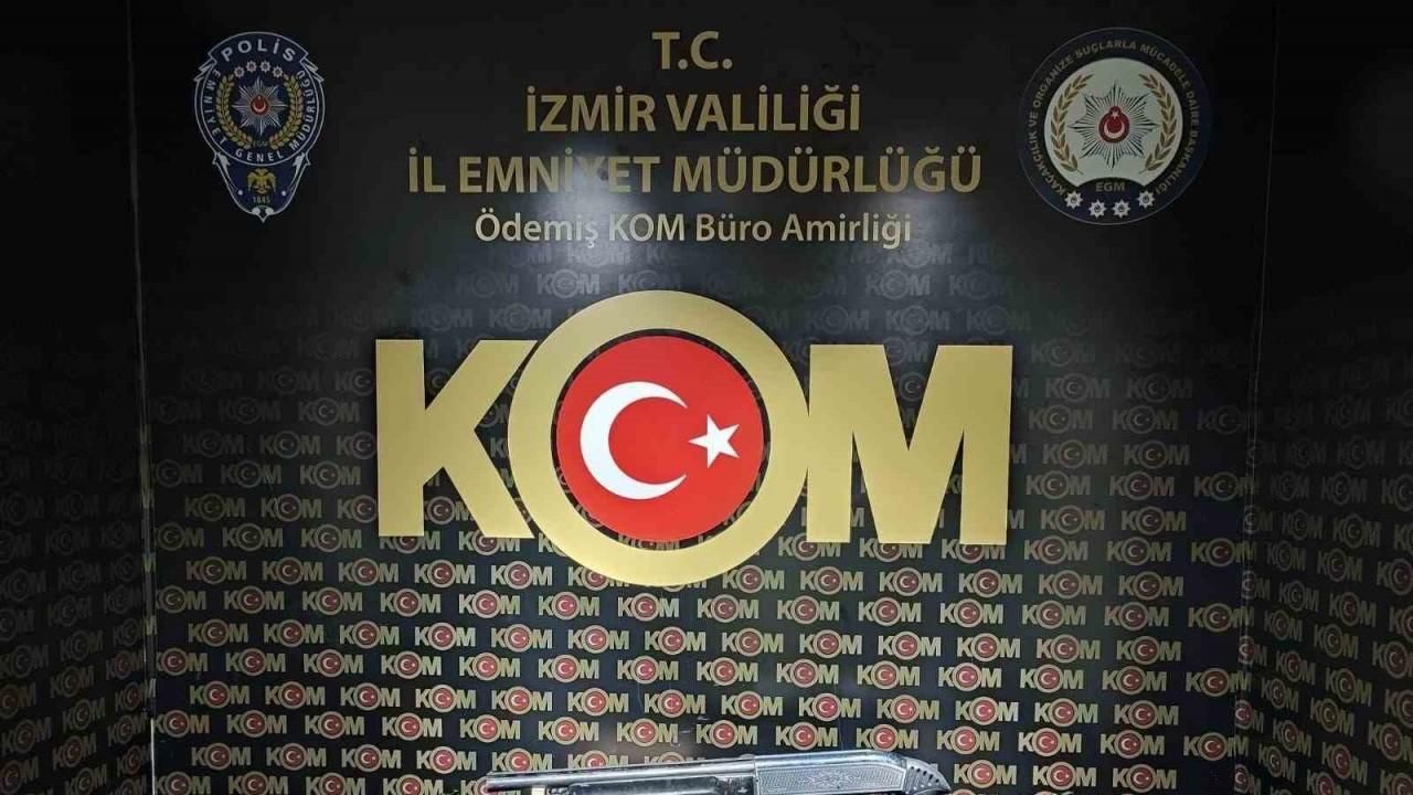 İzmir’de silah kaçakçılarına polisten operasyon: 3 gözaltı