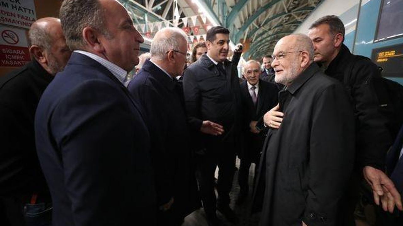 Karamollaoğlu, Sivas’a eleştirdiği hızlı trenle gitti
