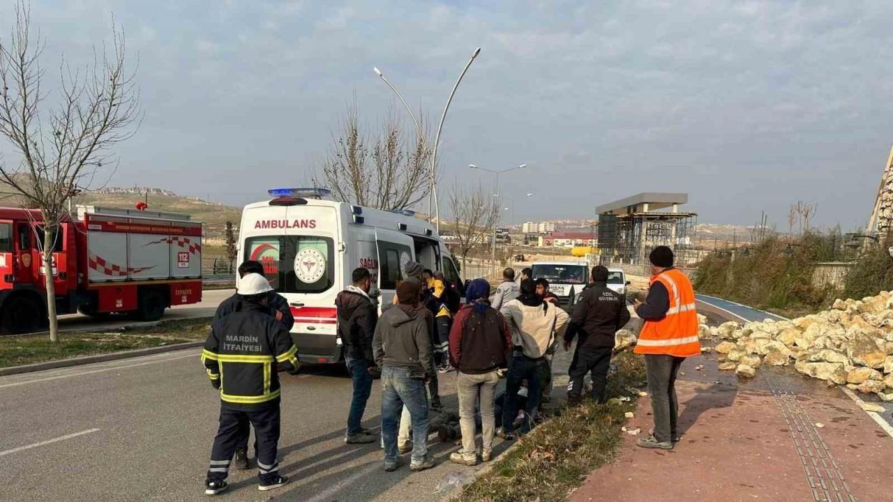Mardin’de istinat duvarı yıkıldı: 2 yaralı
