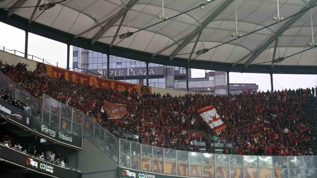 Trendyol Süper Lig: Beşiktaş: 0 - Galatasaray: 1 (Maç devam ediyor)