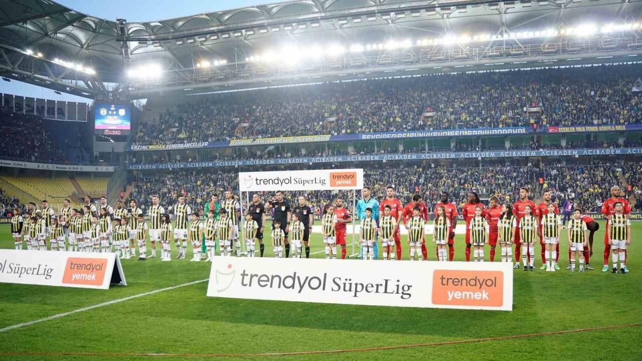 Trendyol Süper Lig: Fenerbahçe: 0 - Pendikspor: 0 (Maç devam ediyor)