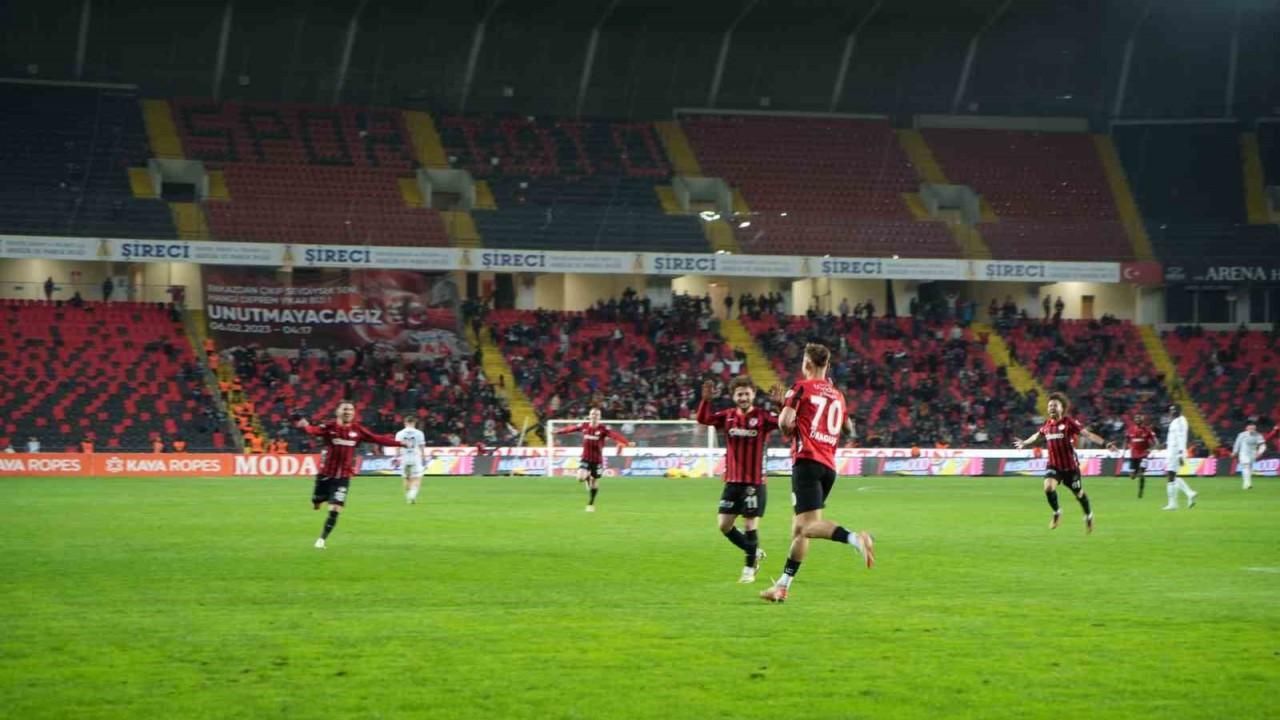 Trendyol Süper Lig: Gaziantep FK: 2 - Beşiktaş: 0 (Maç sonucu)