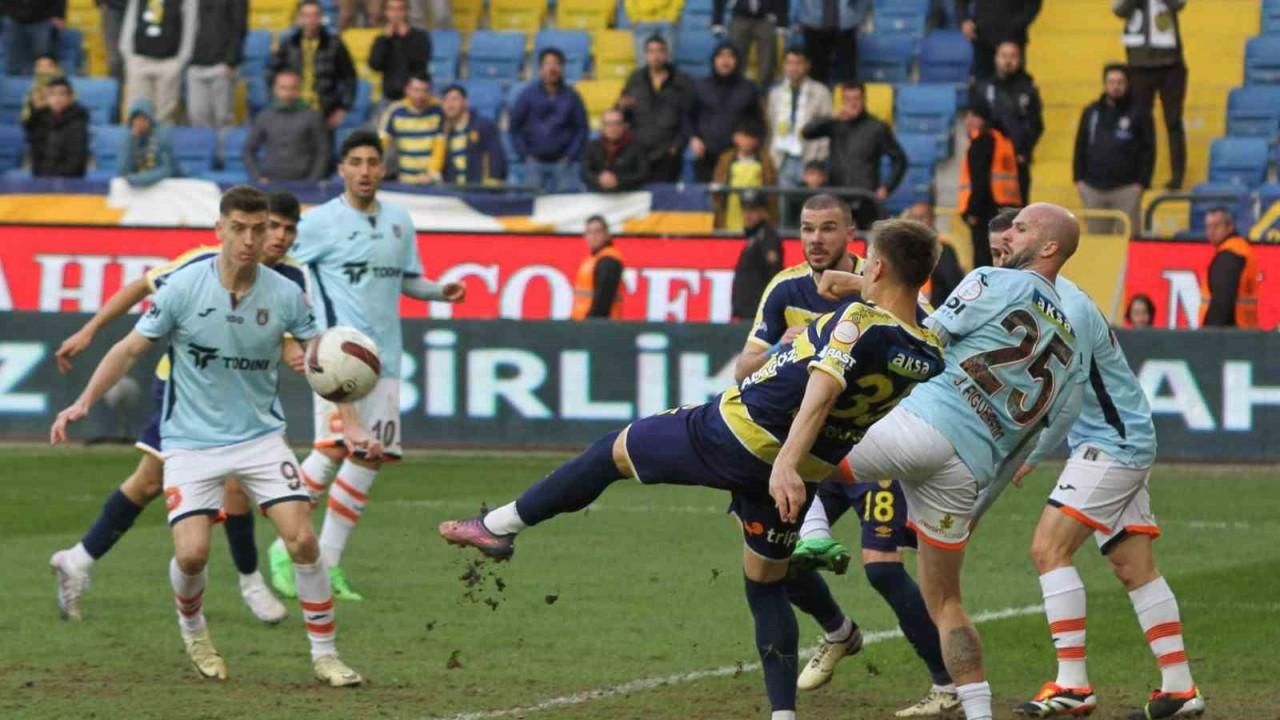 Trendyol Süper Lig: MKE Ankaragücü: 2 - Başakşehir: 1 (Maç sonucu)