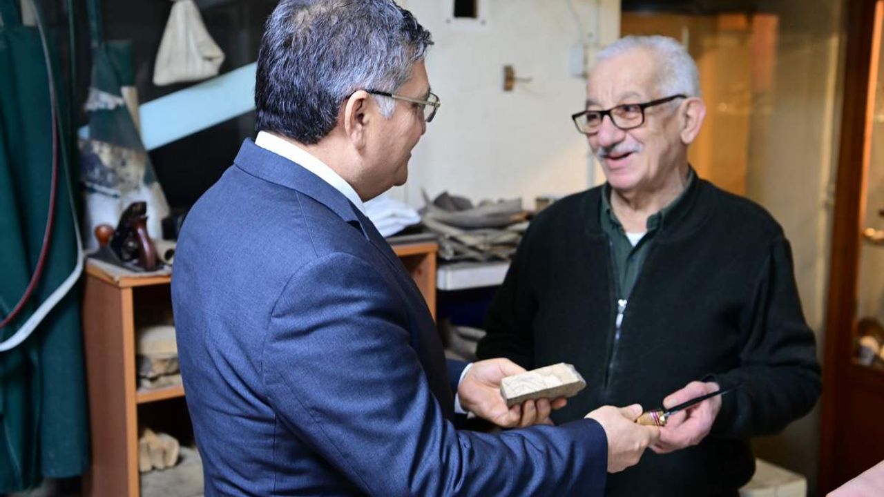 Vali Mustafa Özarslan geleneksel Sinop bıçaklarını inceledi