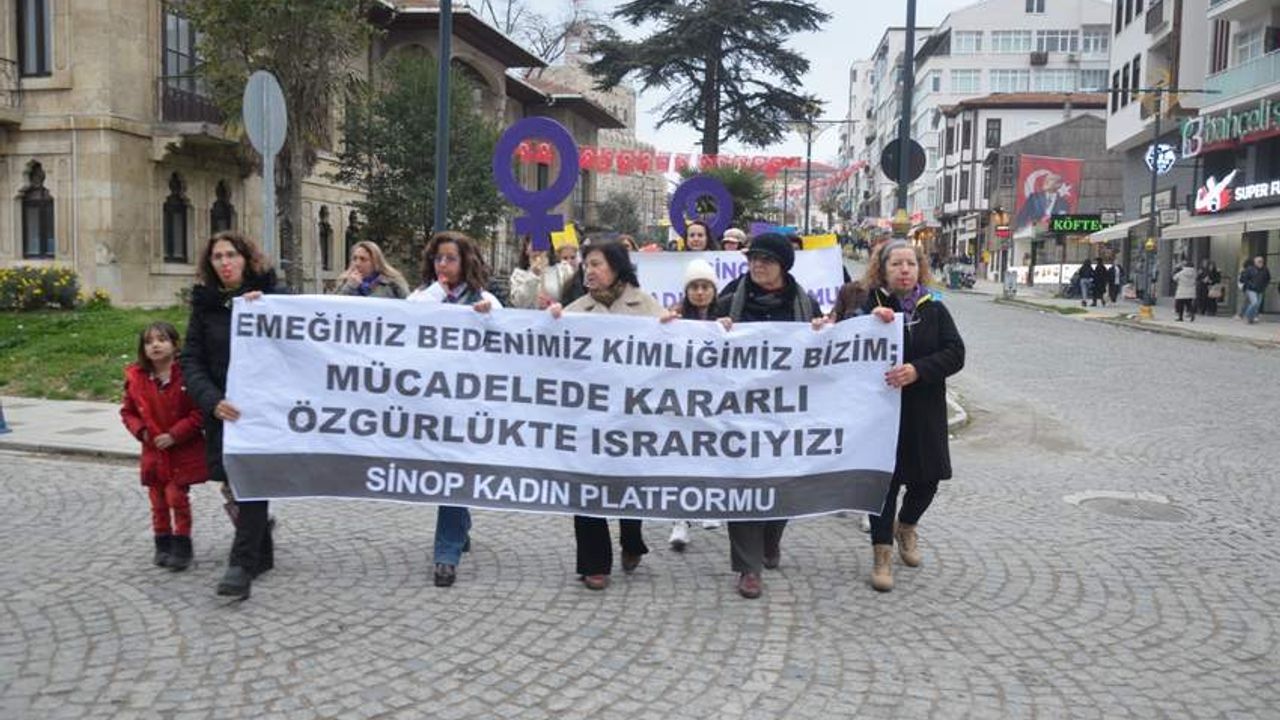Sinop Kadın Platformu Sinoplu kadınlarla kol kola yürüdü