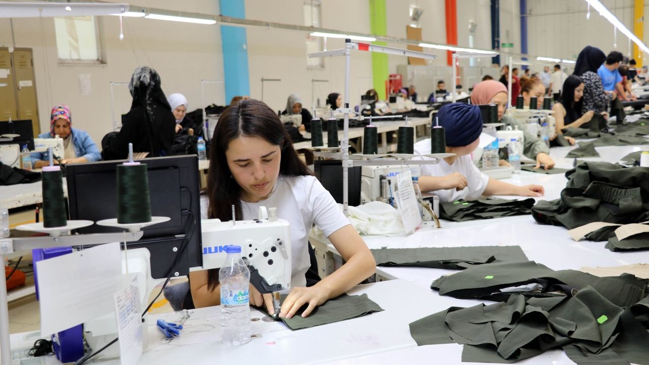 Küçük yaşta işçi olarak girdiği tekstil sektöründe kardeşleriyle fabrika sahibi oldu - Vitrin Haber - Sinop Haberleri