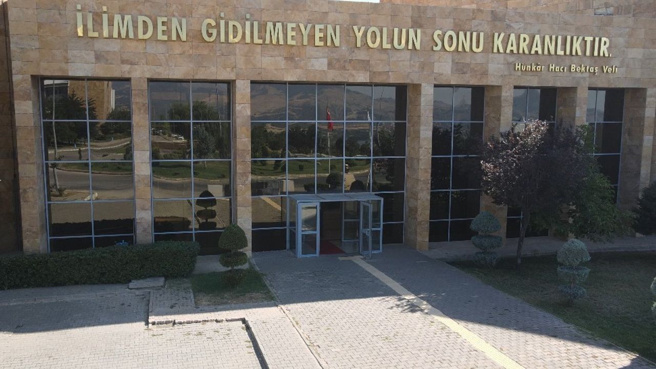 Munzur Üniversitesinden 5 akademisyen, dünyanın en etkili bilim insanları listesinde