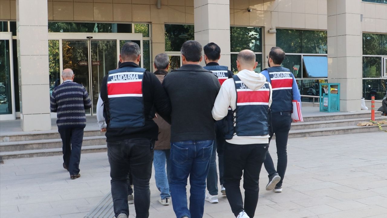 Kilis'te terör örgütü PKK/YPG üyesi iki kişi tutuklandı