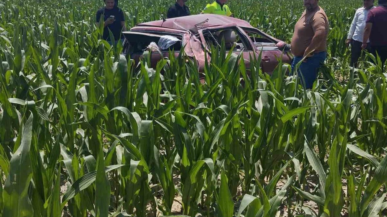 Otomobil kontrolden çıktı, takla attı