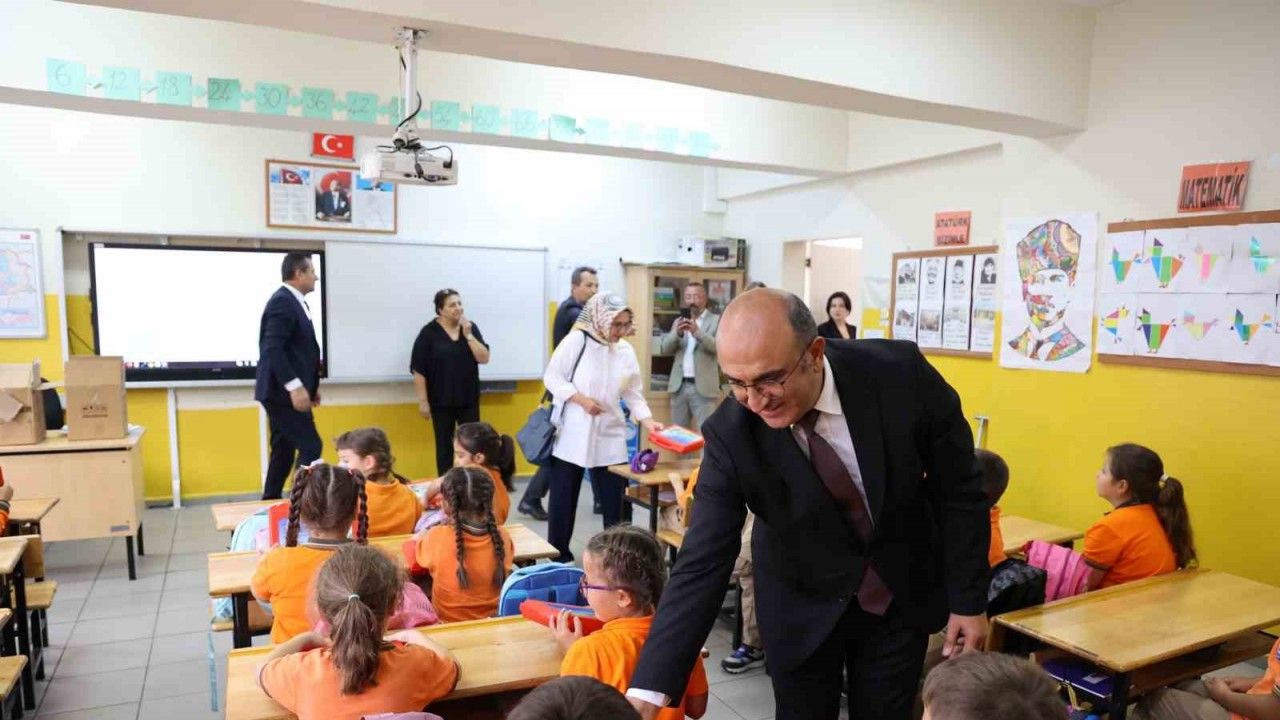 YEDAŞ'tan öğrencilere boyama seti desteği