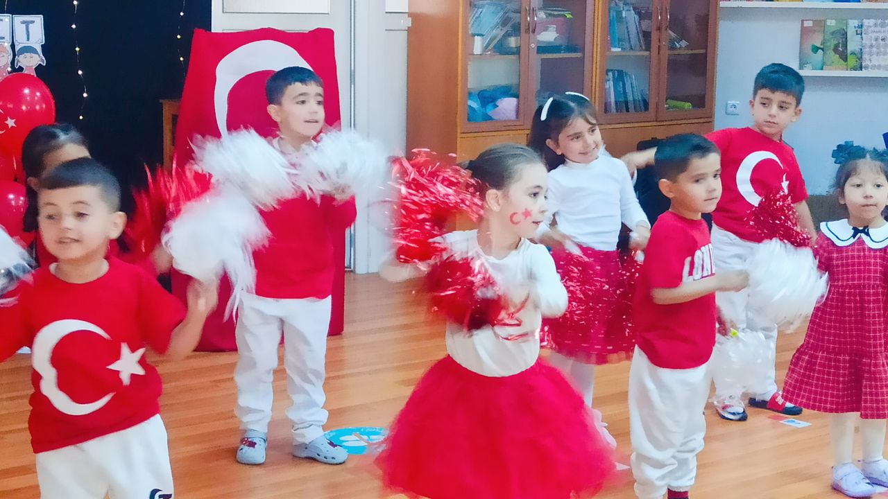 Anaokulu öğrencileri 29 Ekim Cumhuriyet Bayramı'nı kutladı