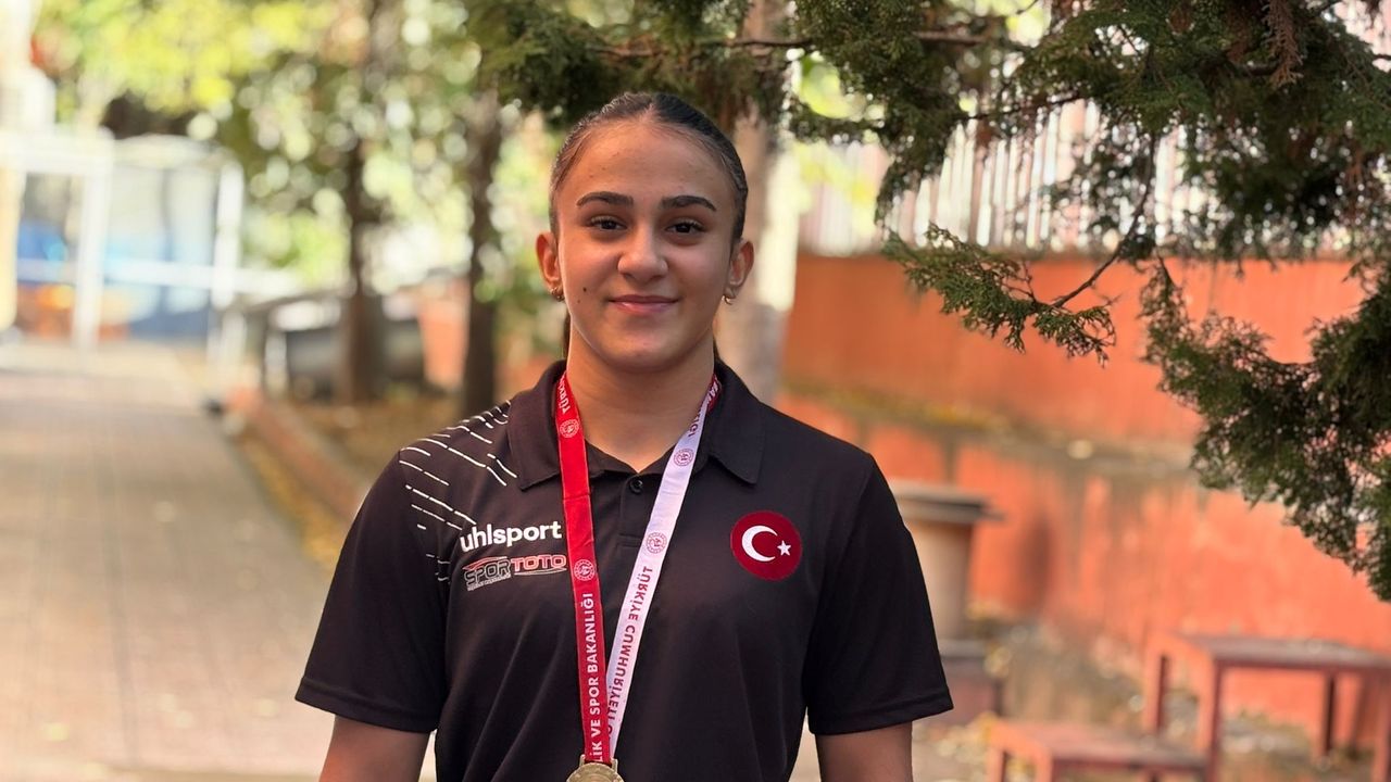 Milli halterci Türkan Beşikçi şampiyonluğa hazırlanıyor