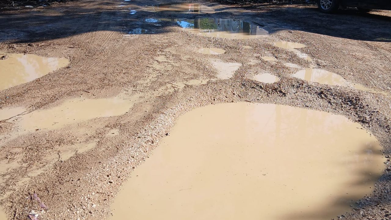 Hastane otoparkındaki çukurlar tepki çekti