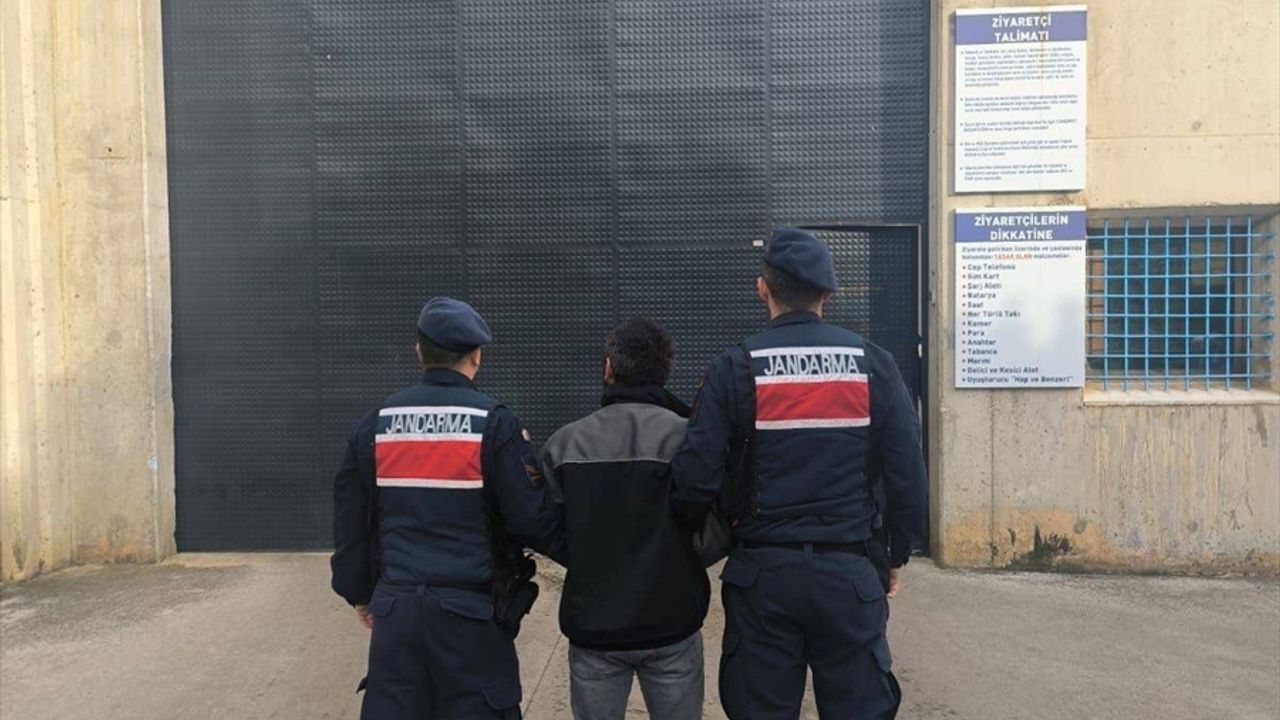 Firari hükümlü yatağın altında yakalandı