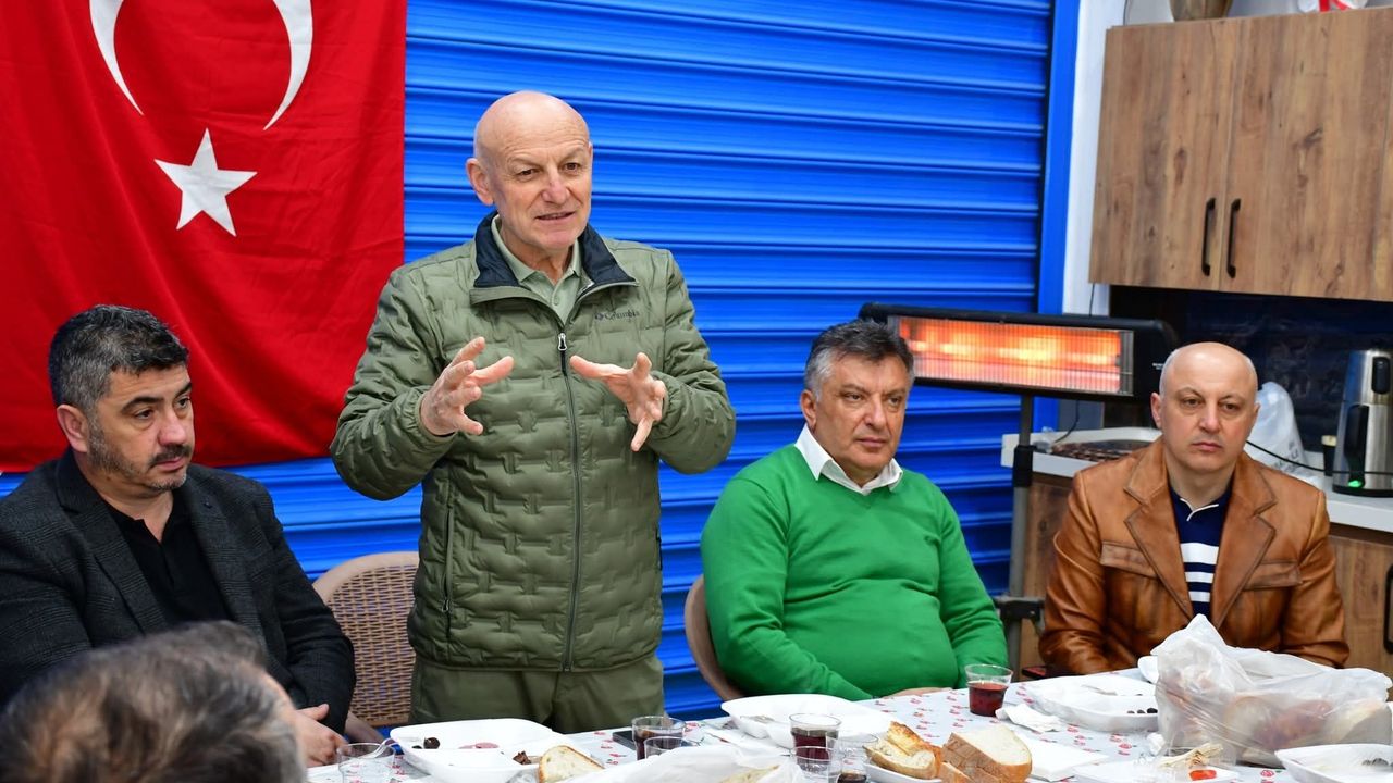 Terme Belediye Başkanı Kul esnafla bir araya geldi