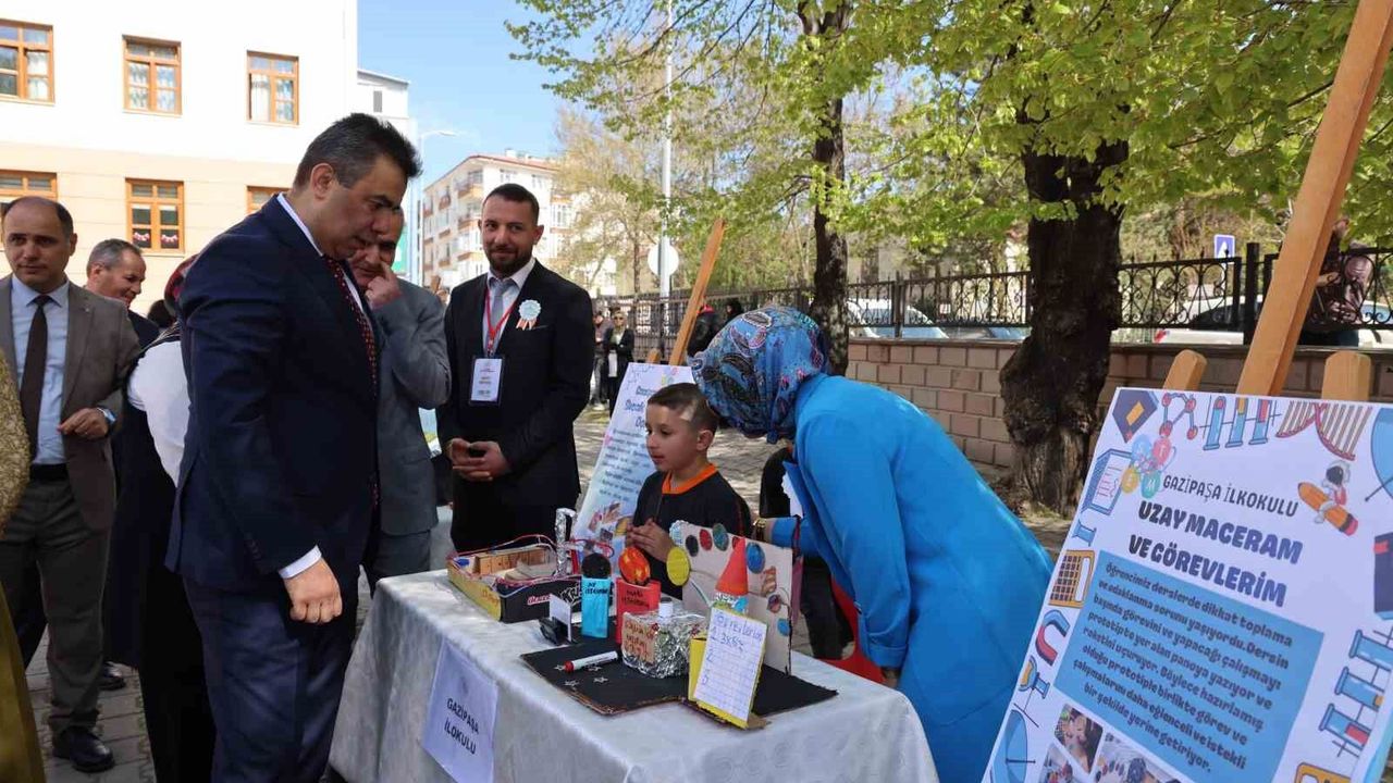 Geleceğin mühendisleri projelerini sergiledi