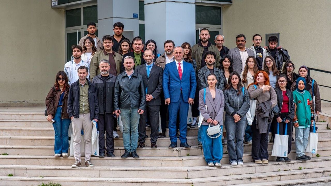 OMÜ’de “15 Temmuz Manşetleri Gazetecilik Atölyesi” düzenlendi