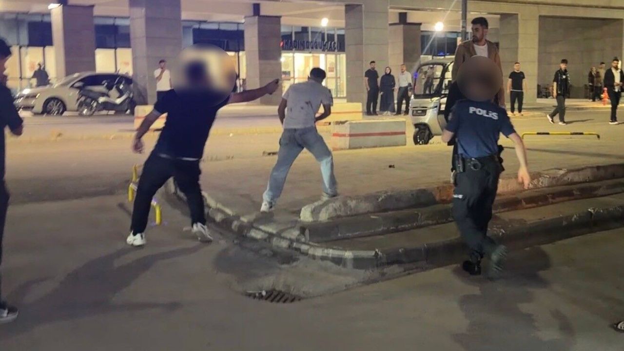 Hastanede bıçaklı saldırı: 3 yaralı