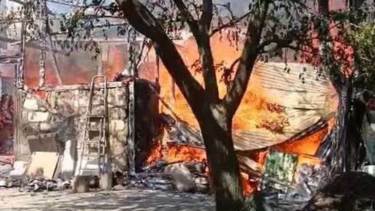 Müştemilatta çıkan yangına hızlı müdahale