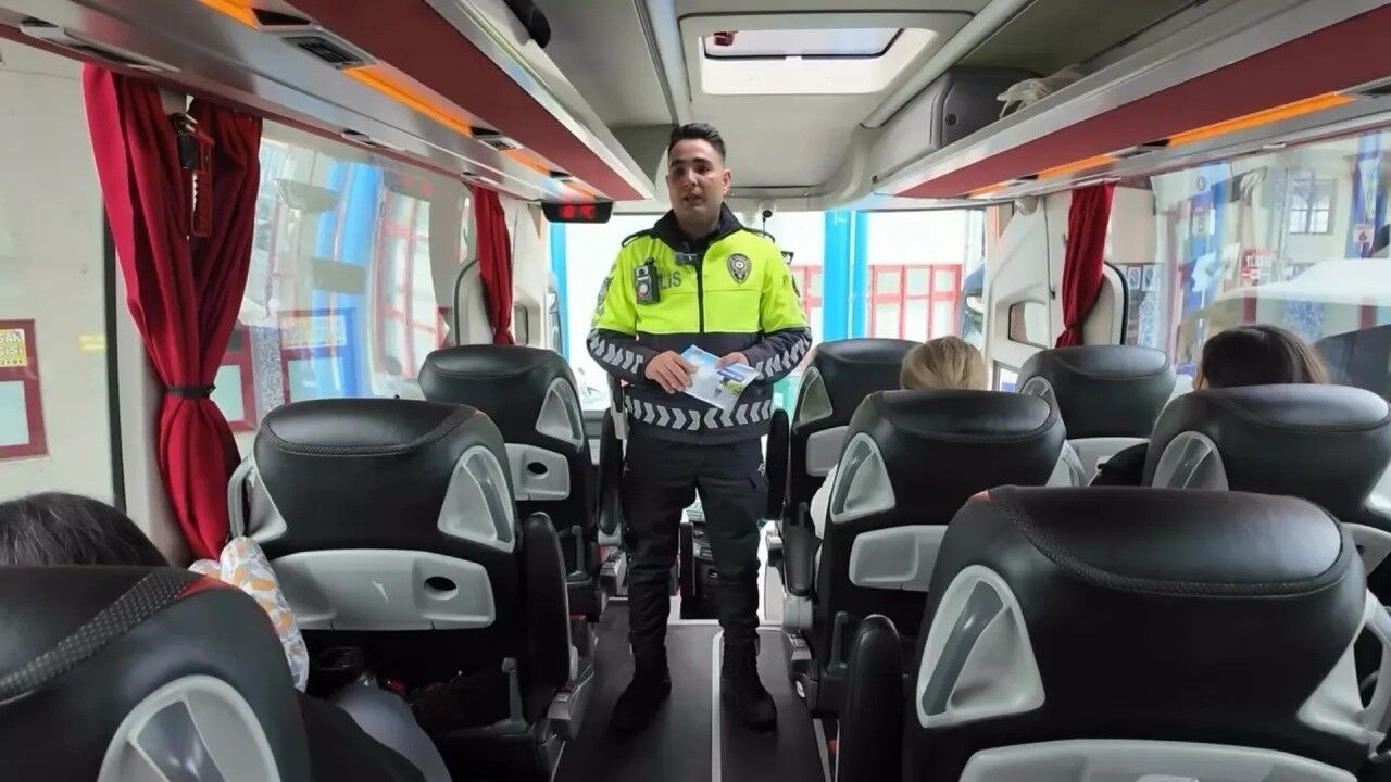 Sinop polisinden sürücü ve yolculara hayati uyarılar