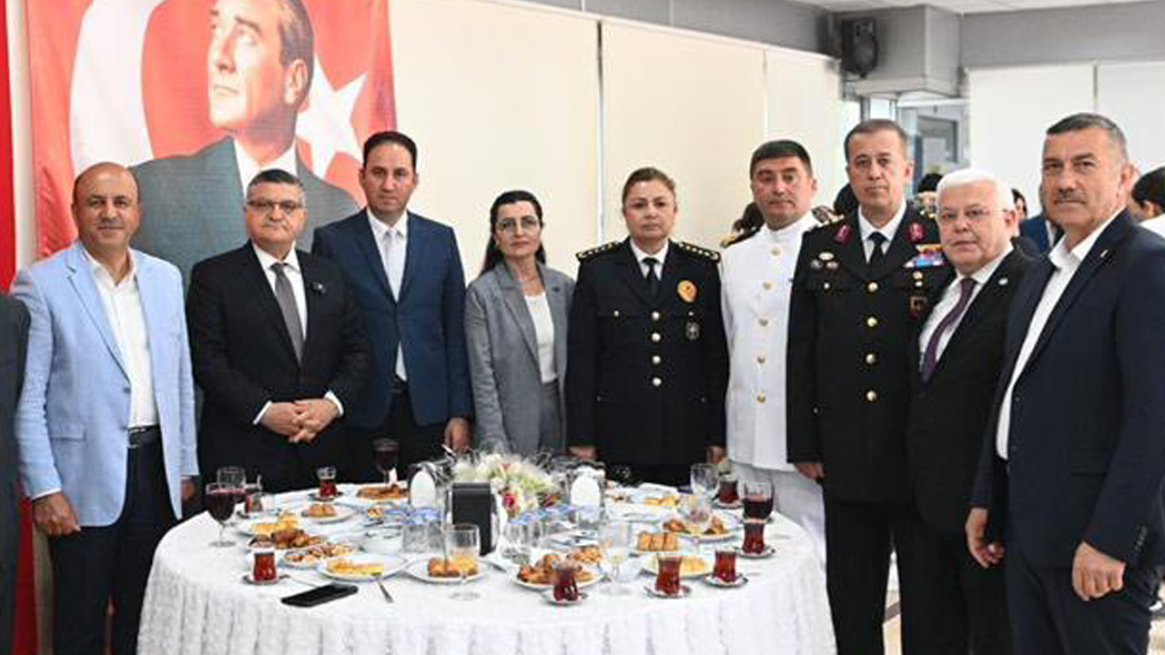 Sinop’ta protokolü bayramlaşma programında buluştu