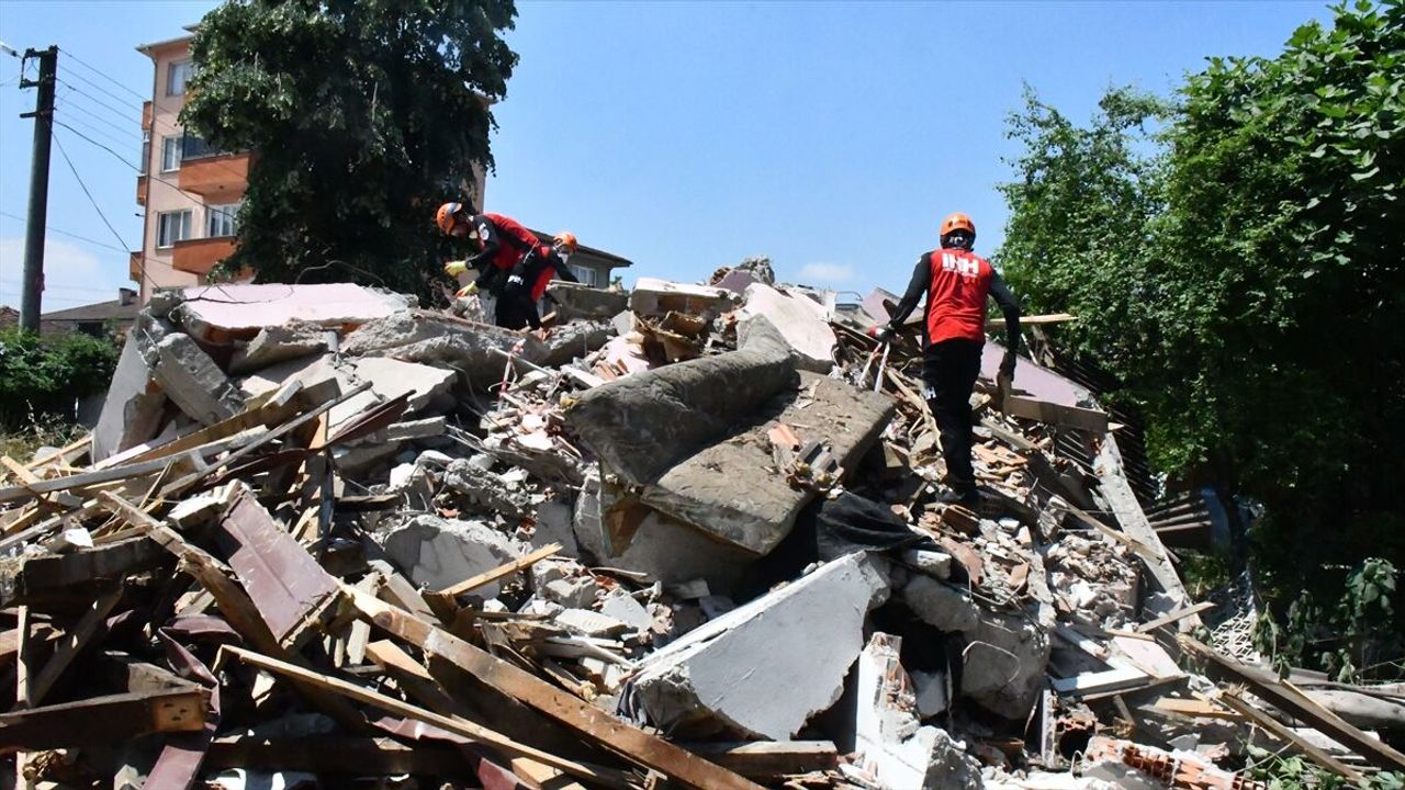 9 ilden ekiplerin katılımıyla bölgesel deprem tatbikatı gerç