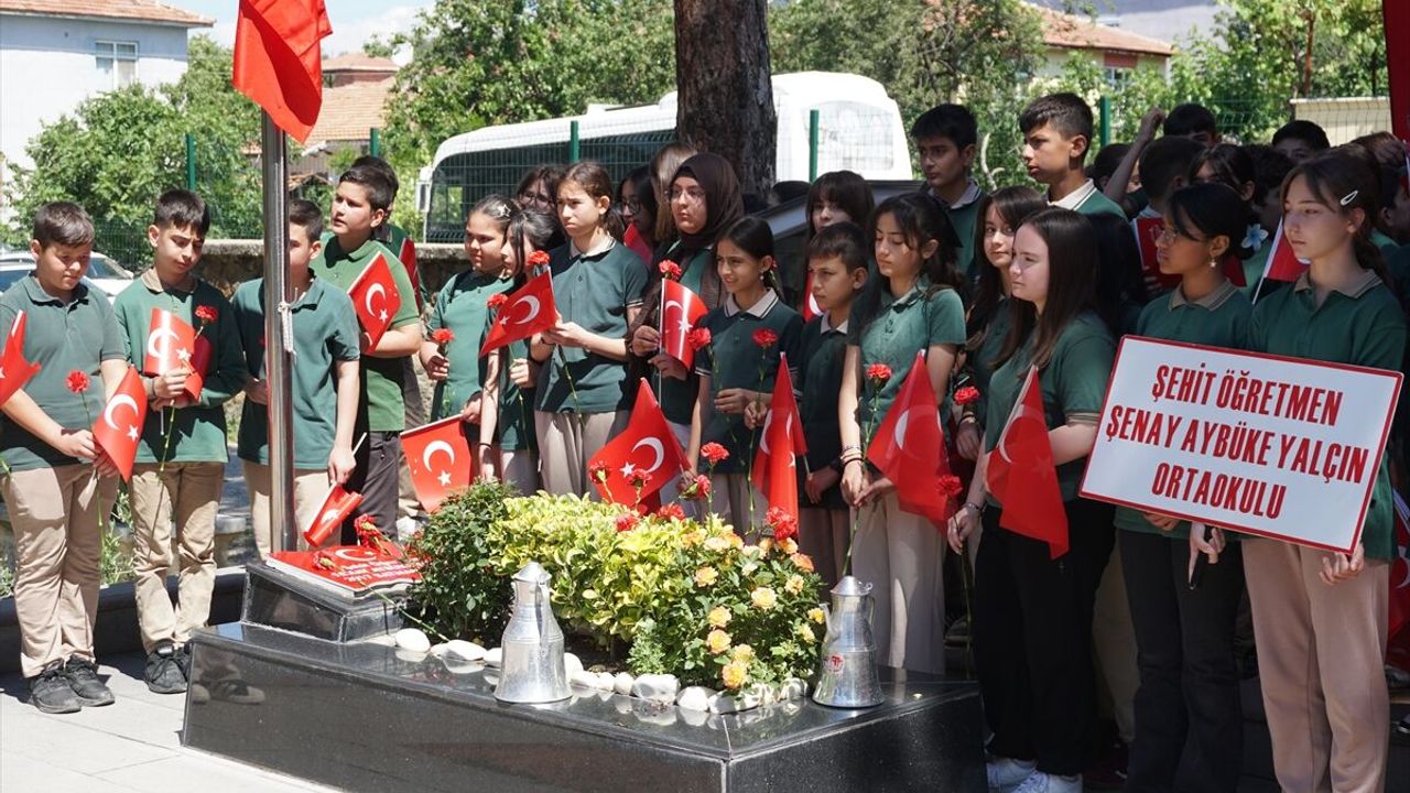 Şehit öğretmen Şenay Aybüke Yalçın, vefatının 9. yılında anı