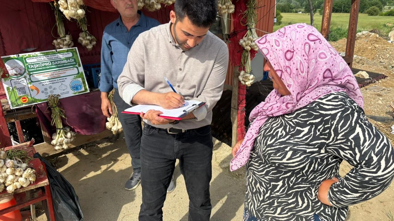 Taşköprü'de sarımsak satıcıları denetlendi