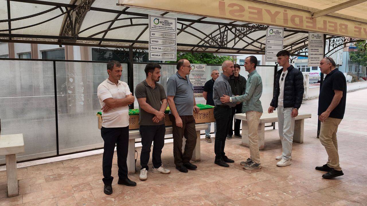 Trafik kazasında ölen sürücünün cenazesi defnedildi