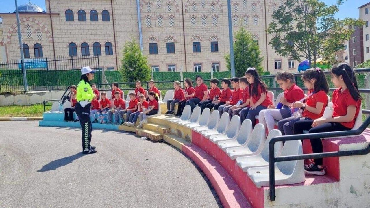 Bilecik'te öğrencilere trafik eğitimi verildi