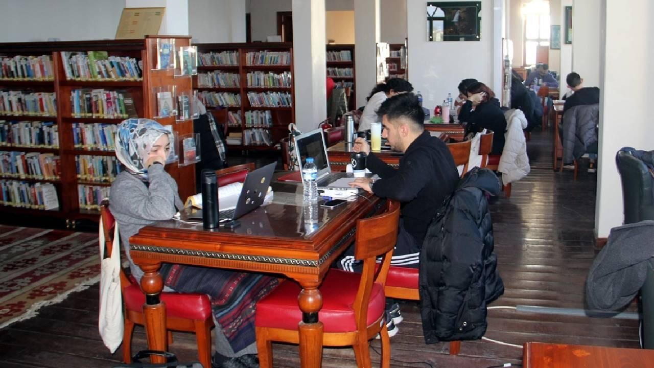 Sinop'taki 127 kütüphaneden kaç kişi yararlandı?