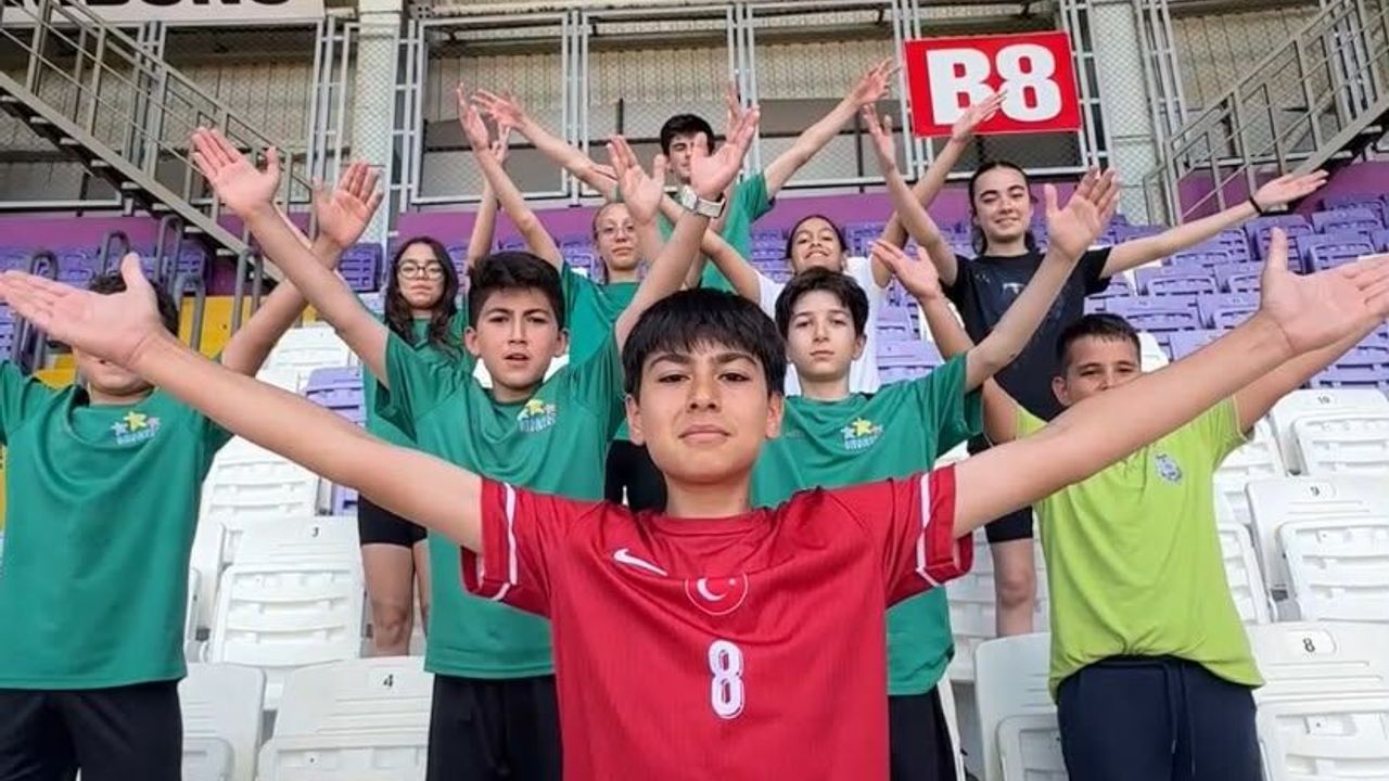 Sinop'ta Sporculardan Millî Takıma Destek Videosu