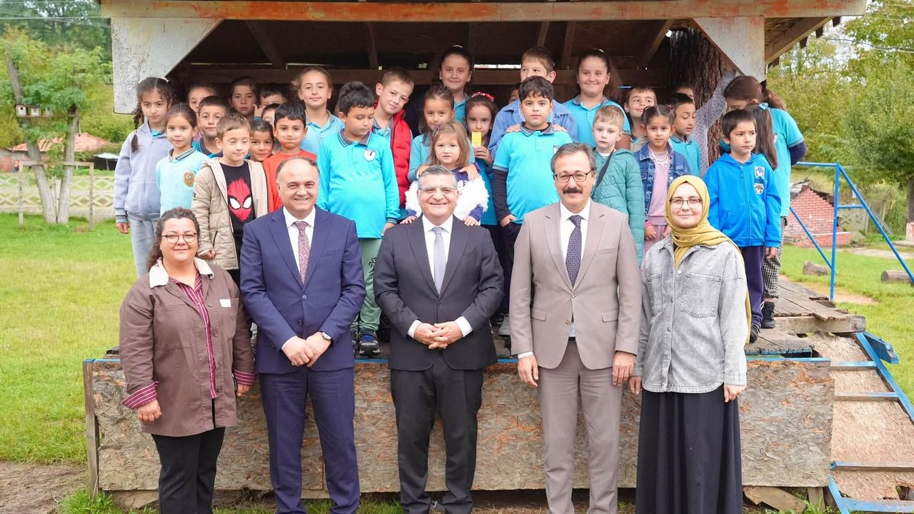 Vali Özarslan, Taşmanlı İlkokulunu ziyaret etti