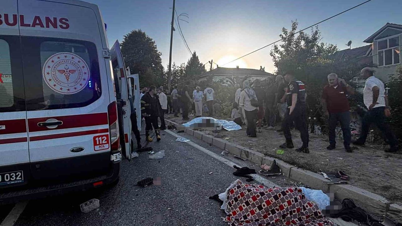 Akçakoca-Alaplı yolunda feci kaza: 4 ölü, 8 yaralı