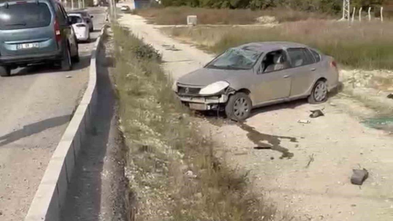 Otomobil araziye uçtu: 1 yaralı