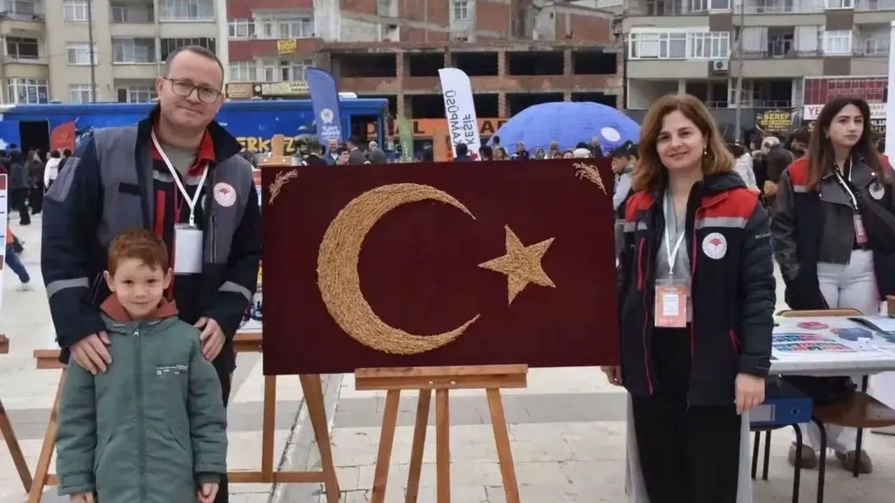 Boyabat’ın çeltiği Türk Bayrağıyla buluştu