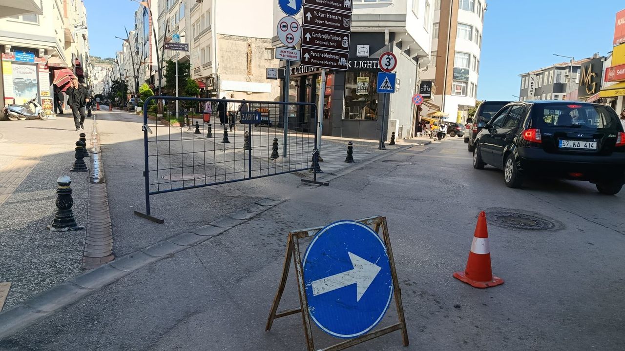 Dikkat! Sinop'un işlek caddesi trafiğe kapandı