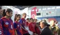 SİNOP'TA BADMİNTON MÜSABAKALARI NEFES KESTİ