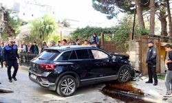 GÜNCELLEME - Sinop'ta otomobil duvara çarptı, 2 kişi öldü, 2 kişi yaralandı