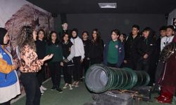Okulda öğrendikleri bilgileri "Tarihe Açılan Odalar"da pekiştiriyorlar