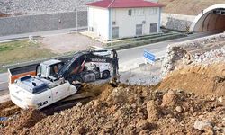 Yıkılan istinat duvarının onarımı 1 yıl sonra başladı