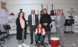 Kaymakam Gürçam, Bilim ve Sanat Merkezini ziyaret etti