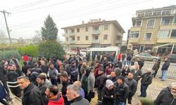 Sakarya ve Düzce'de EYT'li vatandaşlar SGK önünde yoğunluk oluşturdu