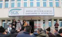 Samsun, Kastamonu ve Tokat'ta EYT'li vatandaşlar SGK önünde yoğunluk oluşturdu